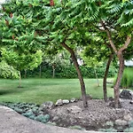 Отель Les Magnolias