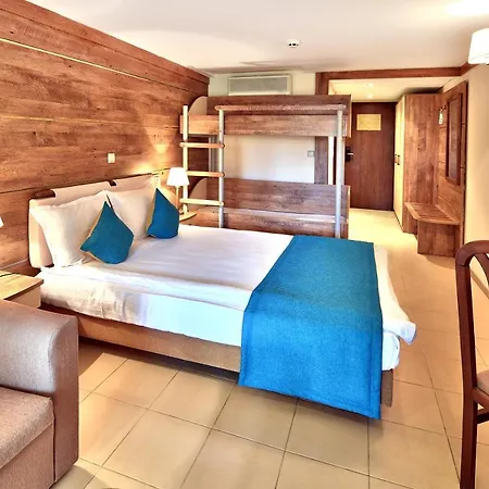 Les Magnolias 3* プリモルスコ