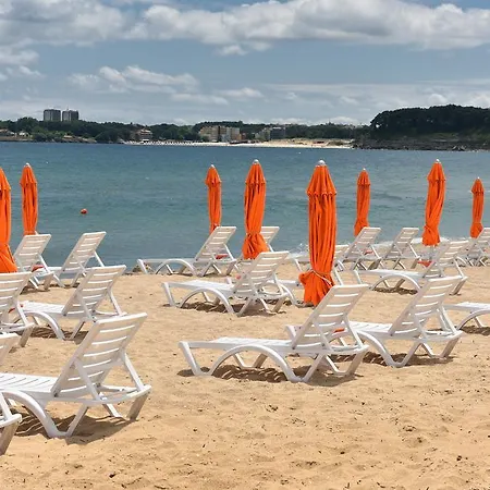 Les Magnolias 3* Приморско